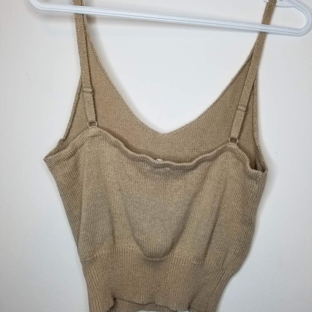 Cropped Tank Top - Picture 2 of 2